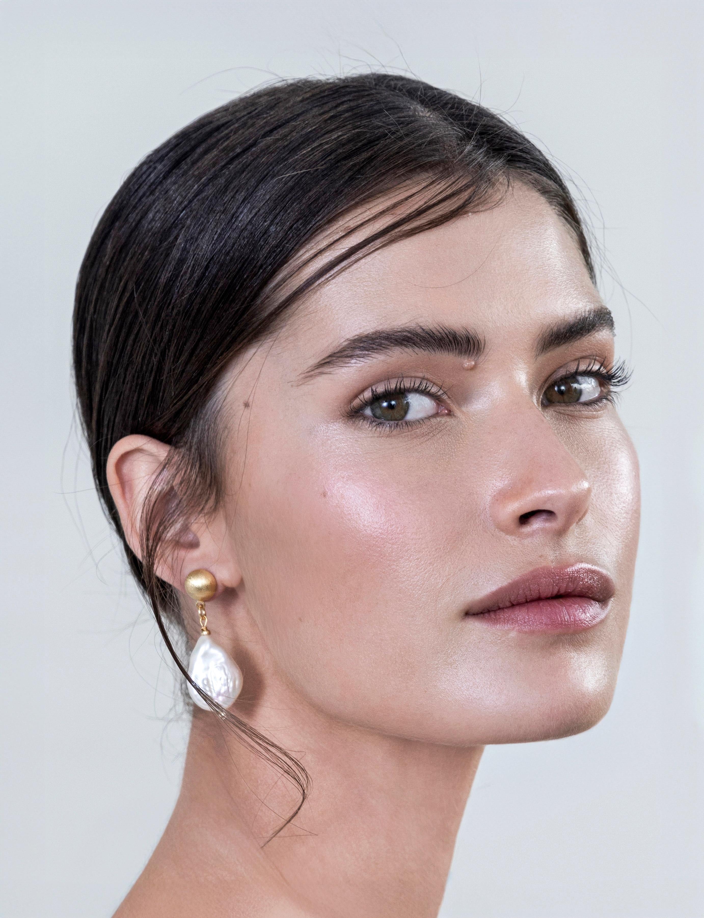 Pearl Drift / עגילי ריחוף הפנינה