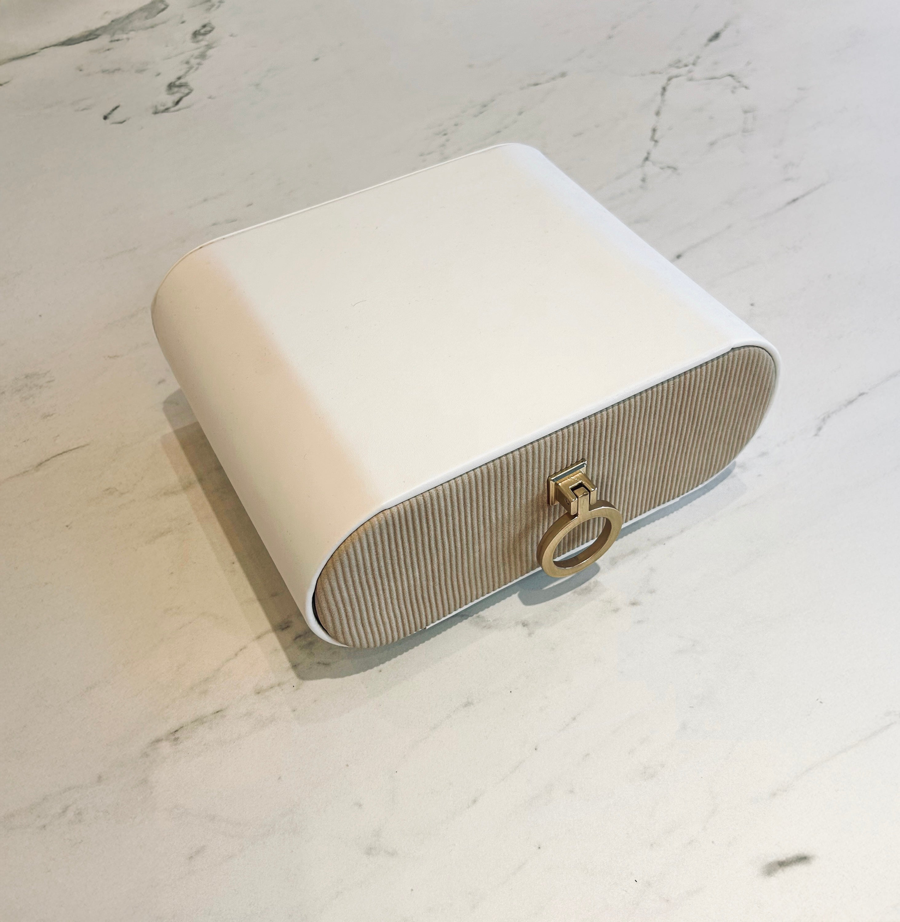 קופסת התכשיטים של טל