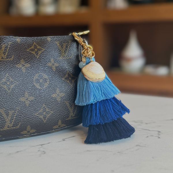 בג צ׳ארם כחול - Bag charm